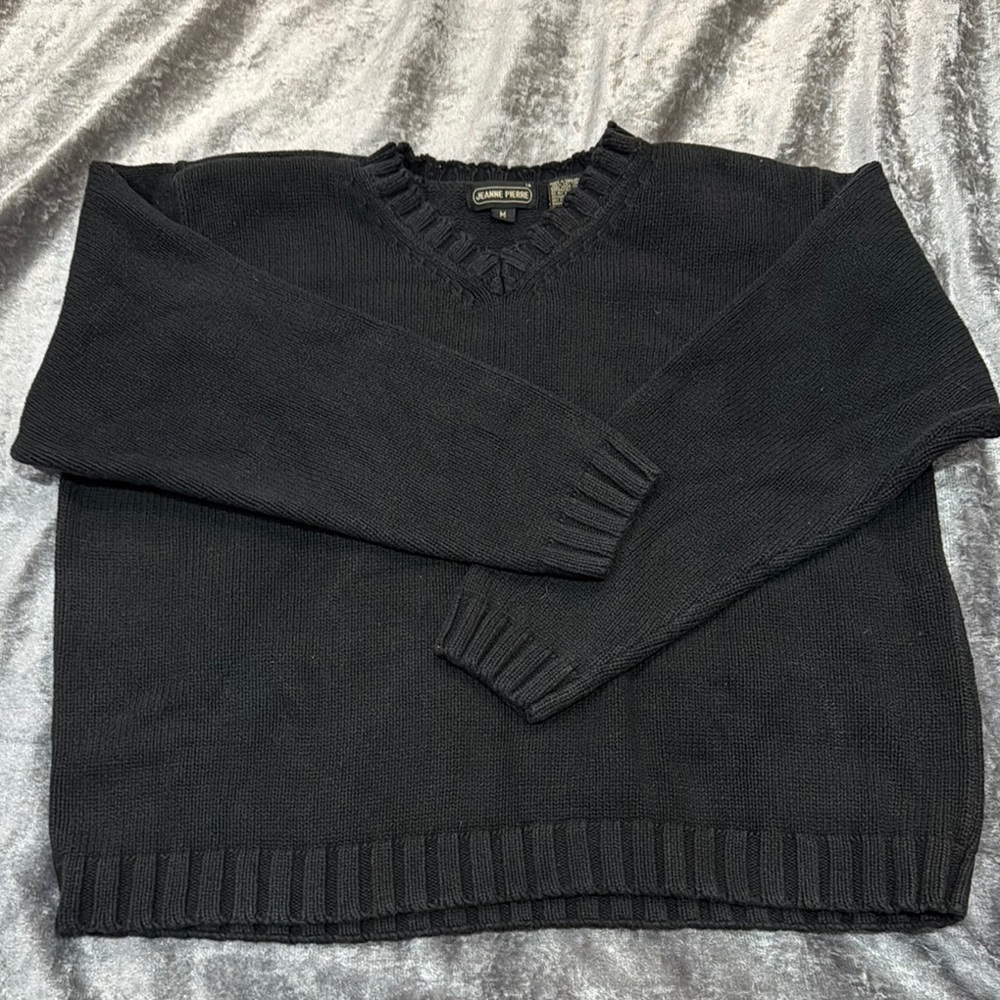 JEANNE PIERRE Women's Classic Black Sweater